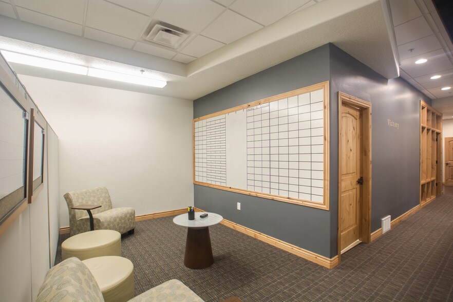 More Photos Of 260 S 2500 W, Pleasant Grove Office For Lease