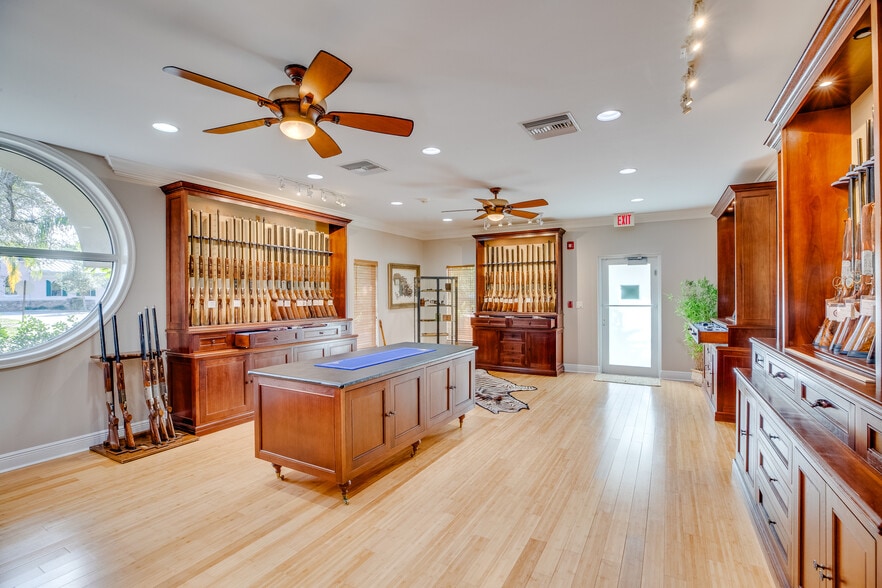 More Photos Of 1965 25th Ave, Vero Beach Office For Sale