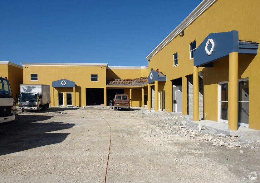 More Photos Of 10171 NW 58th St, Miami Light Distribution For Lease