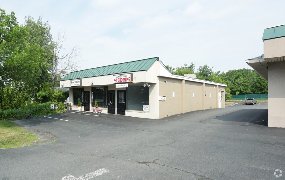 Primary Photo Of 98 Everett Rd, Albany Freestanding For Lease