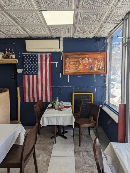 Primary Photo Of 726 Courtlandt Ave, Bronx Restaurant For Lease
