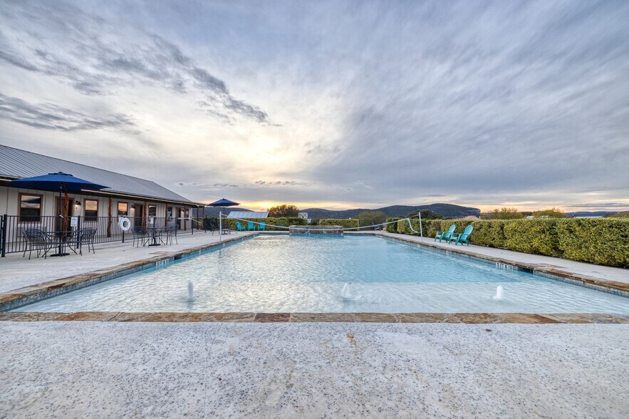 More Photos Of 16 Mountain Laurel Ln, Concan Hospitality For Sale