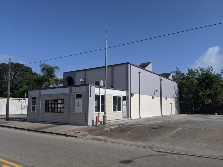 Primary Photo Of 200 E Texas Ave, Baytown General Retail For Lease