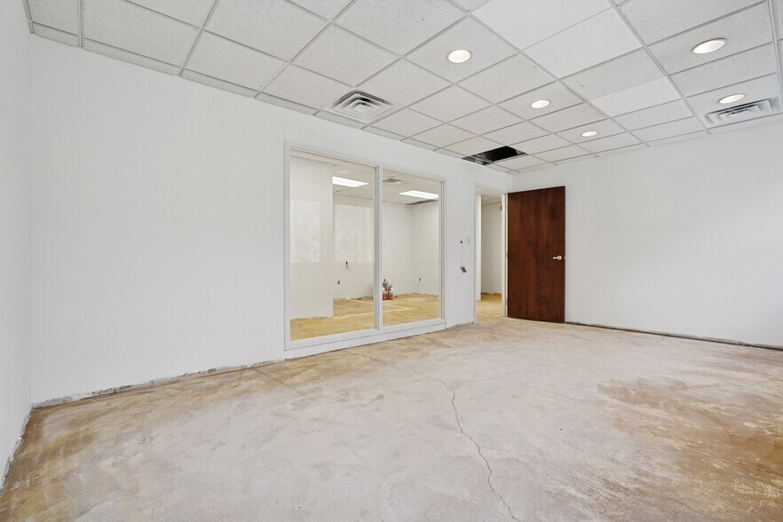 More Photos Of 2740 NJ-10 Suite #201, Morris Plains Office For Sale