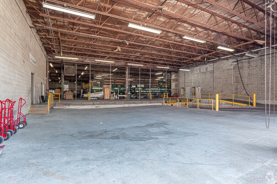 More Photos Of 2301 Julia St, New Orleans Warehouse For Lease