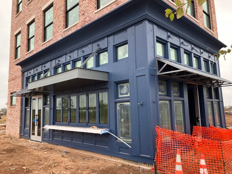 More Photos Of 1313 Mercantile St, Richmond Storefront Retail Residential For Sale
