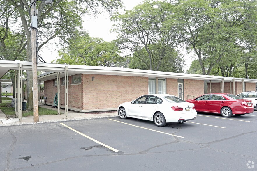 More Photos Of 23023 Orchard Lake Rd, Farmington Hills Unknown For Lease