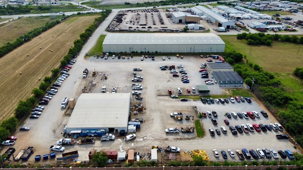More Photos Of 10101 N Saginaw Blvd, Fort Worth Warehouse For Lease