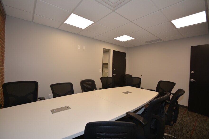 More Photos Of 6595 W 14th Ave, Lakewood Office For Lease