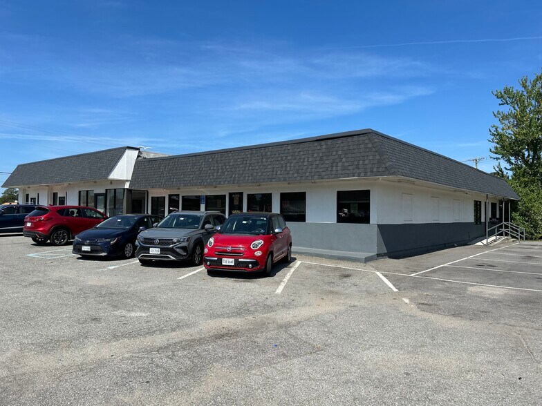More Photos Of 2854-2886 Airline Blvd, Portsmouth Unknown For Lease