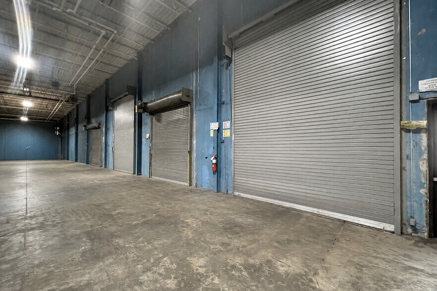 More Photos Of 30 Nutmeg Dr, Trumbull Research And Development For Lease