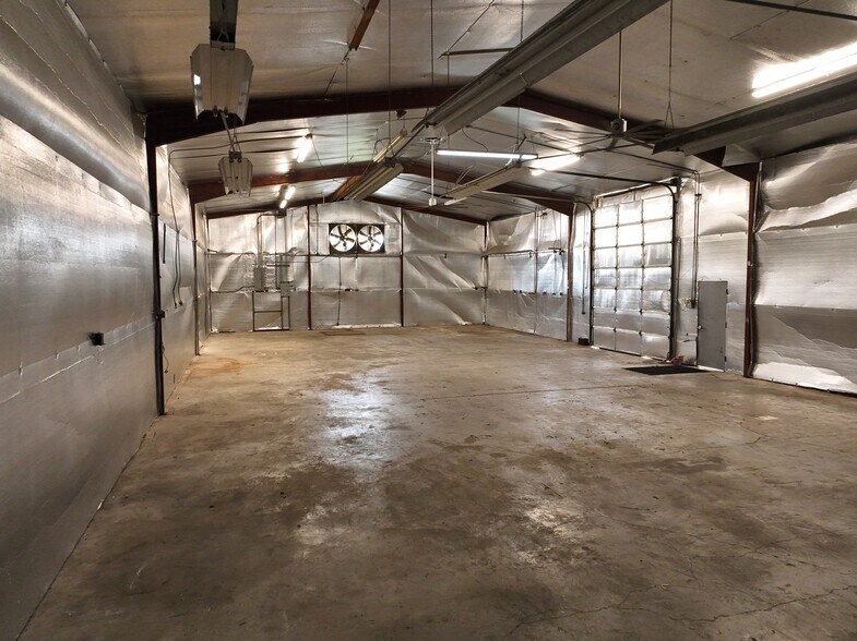 More Photos Of 2108 Lou Ellen Ln, Houston Warehouse For Lease