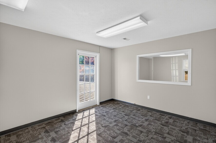 More Photos Of 114 Lexington Tpke, Amherst Medical For Lease