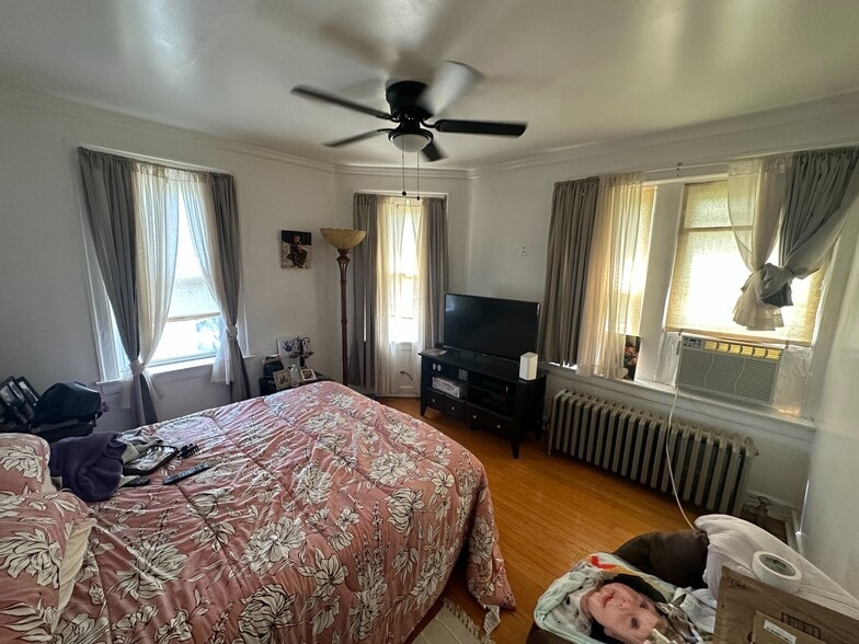 More Photos Of 10856 S Avenue D, Chicago Apartments For Sale