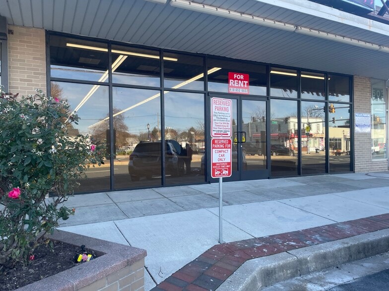 More Photos Of 501-515 Eastern Blvd, Essex General Retail For Lease