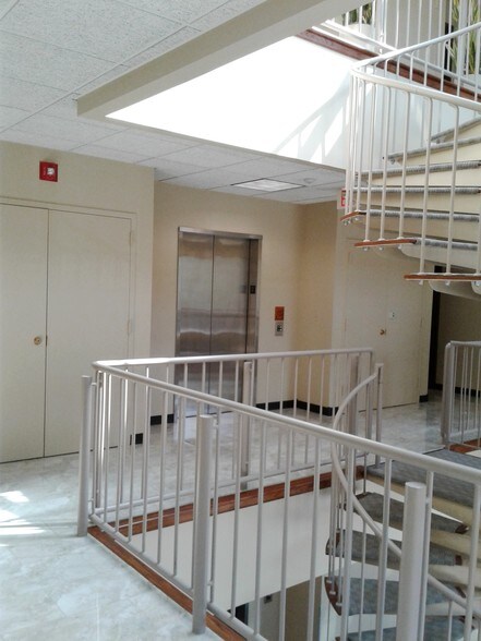 More Photos Of 600 S Washington St, Naperville Medical For Lease