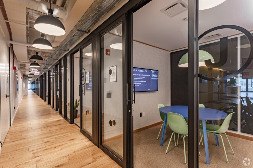 More Photos Of 330 N Wabash Ave, Chicago Coworking Space