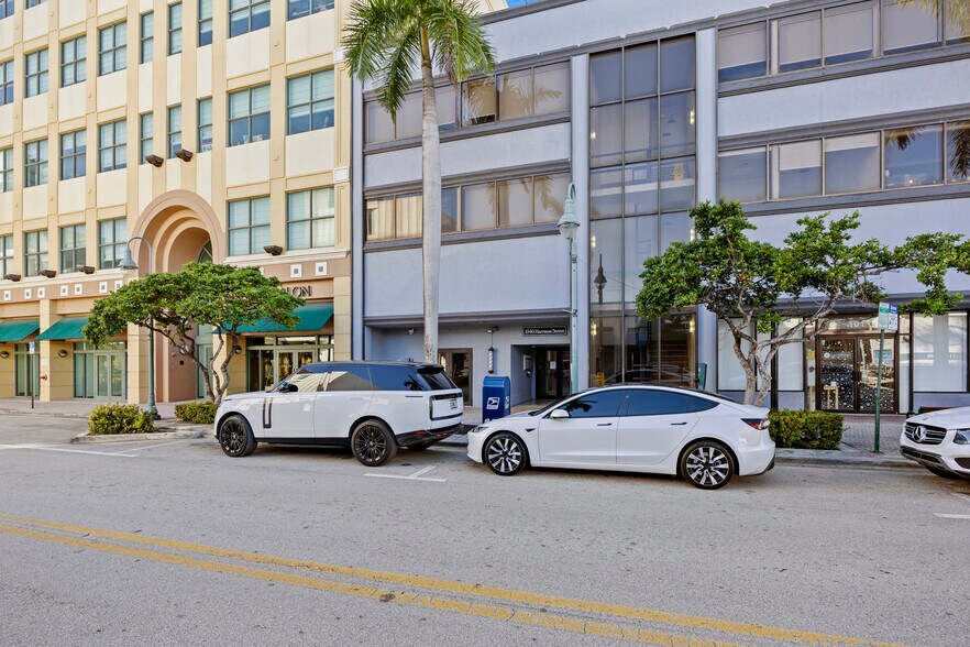 More Photos Of 1940 Harrison St, Hollywood Office For Lease