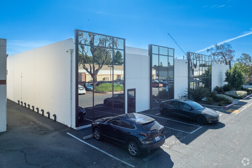 More Photos Of 1290 Reamwood Ave, Sunnyvale Research And Development For Lease