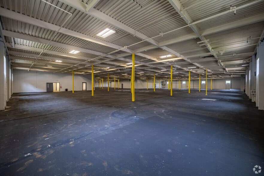More Photos Of 2181 Grand Ave, Cincinnati Manufacturing For Lease