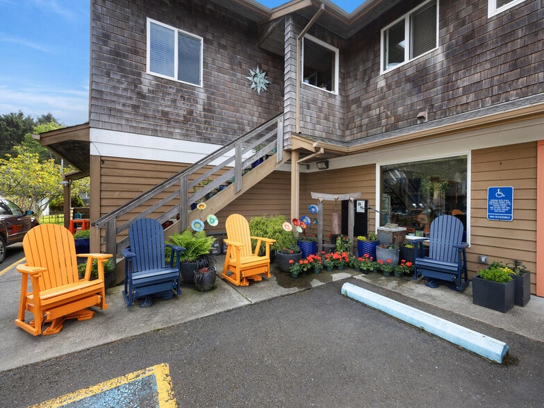 More Photos Of 107 Sunset Blvd, Cannon Beach Storefront Retail Residential For Sale