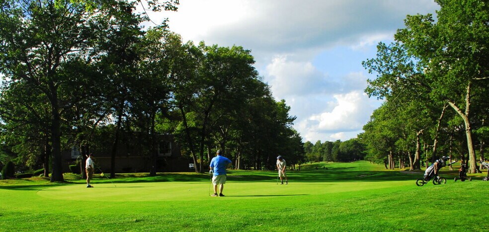 Primary Photo Of 655 Old Baptist Rd, North Kingstown Golf Course Driving Range For Sale