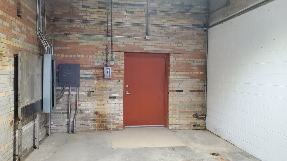 More Photos Of 2200 Lockbourne Rd, Columbus Manufacturing For Lease