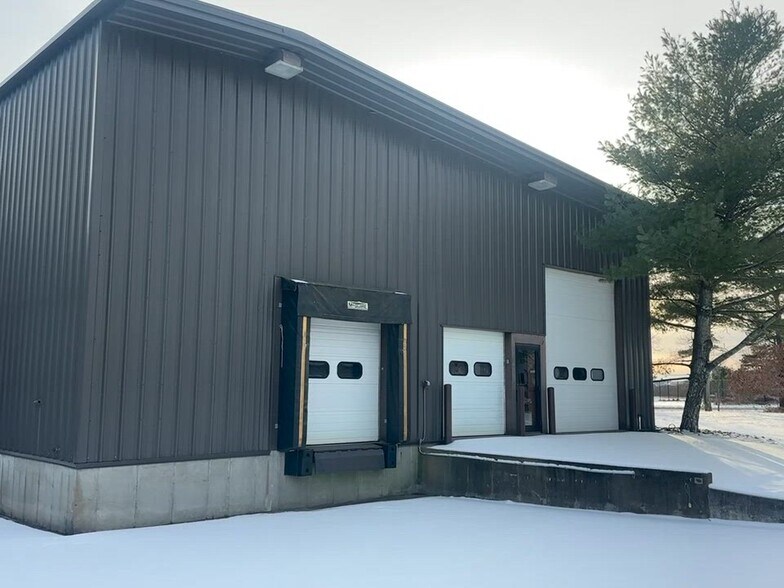 More Photos Of 22 A St, Edgartown Warehouse For Lease