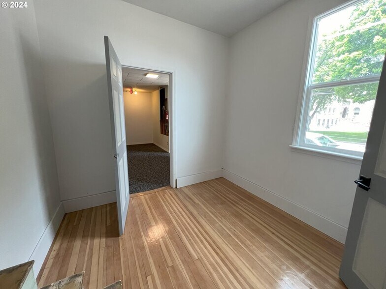 More Photos Of 1839 3rd St, Baker City Religious Facility For Sale