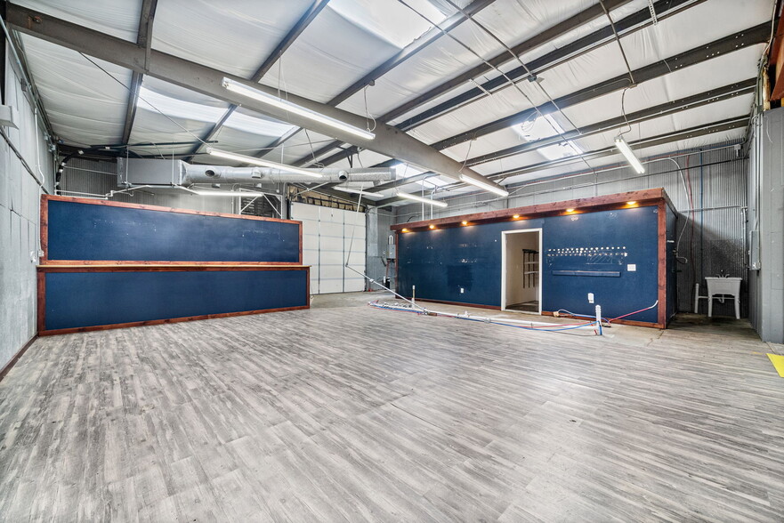 More Photos Of 1761 Jardco Dr, Clarksville Warehouse For Lease
