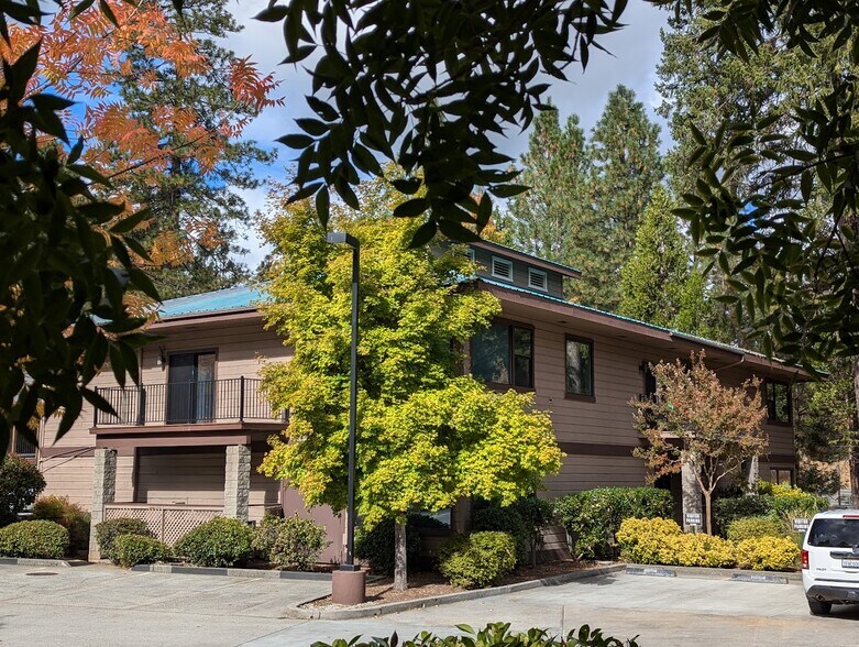More Photos Of 944 McCourtney Rd, Grass Valley Office For Lease