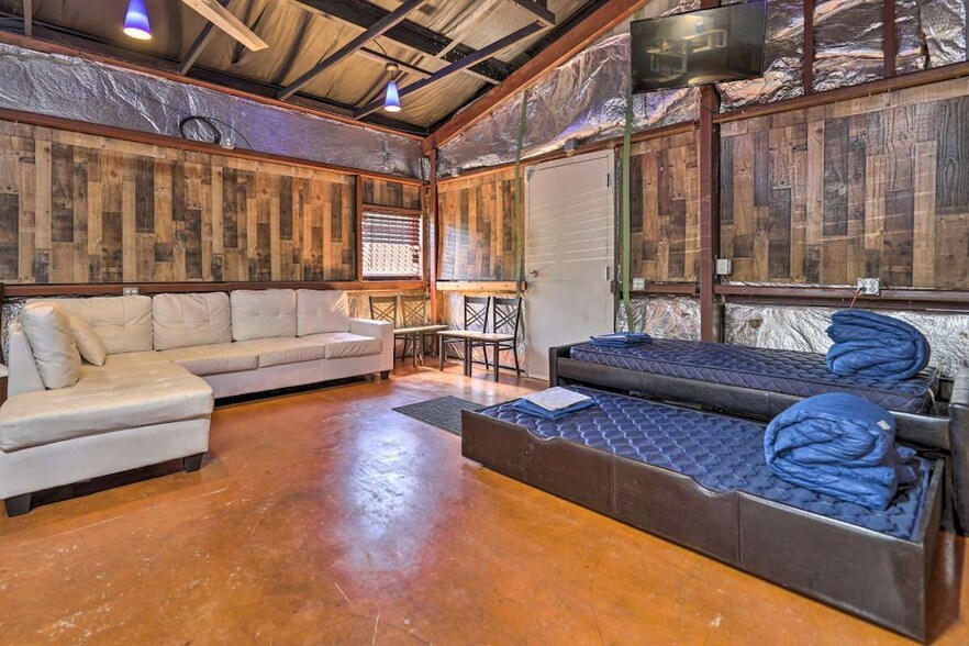 More Photos Of 6555 Navigation Blvd, Houston Warehouse For Lease