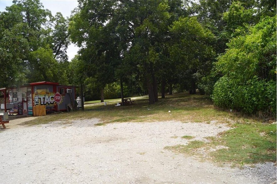 More Photos Of 310 W U.S. 290, Elgin Land For Sale