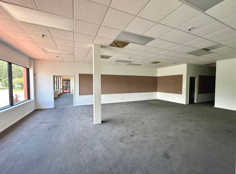 More Photos Of 865 W New York Ave, Deland Freestanding For Sale