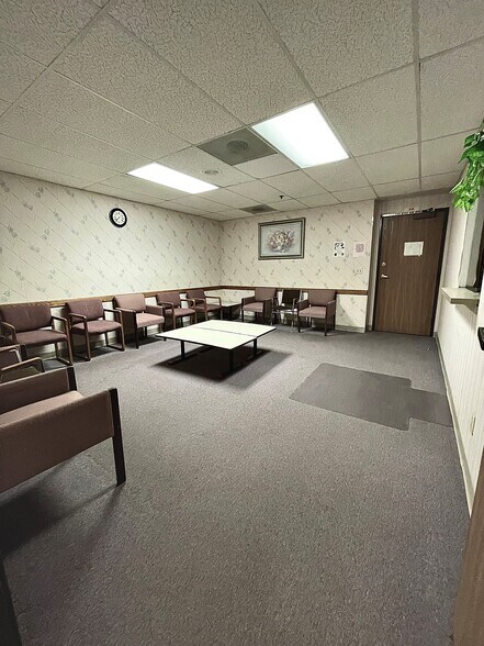 More Photos Of 44215 15th St W, Lancaster Medical For Lease