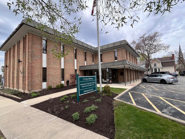 More Photos Of 111 E Jefferson Ave, Naperville Office For Lease