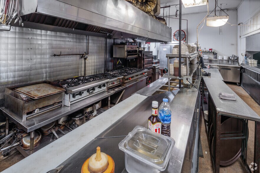 More Photos Of 800 S Alamo St, San Antonio Restaurant For Lease