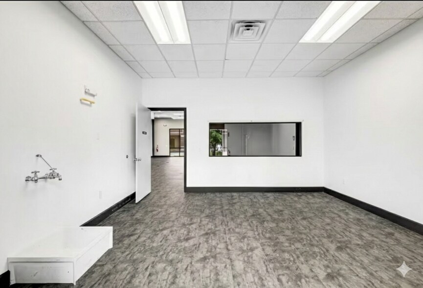 More Photos Of 8991 Daniels Center Dr, Fort Myers Medical For Sale