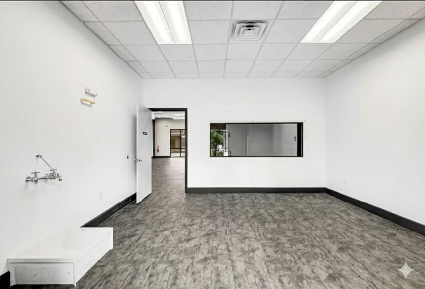 More Photos Of 8991 Daniels Center Dr, Fort Myers Medical For Sale