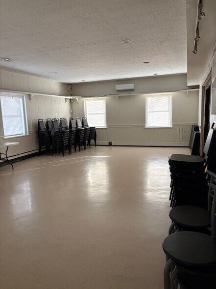 More Photos Of 416 Horace St, Bridgeport Office For Lease