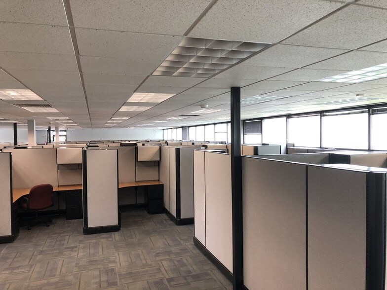 More Photos Of 5295 Hollister St, Houston Office For Sale