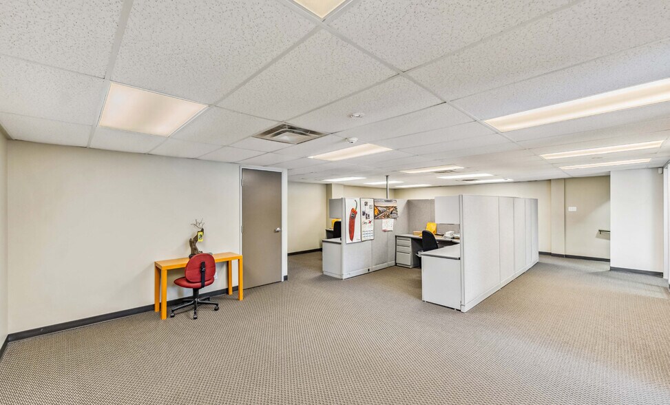 More Photos Of 155 Terence Matthews Cres, Ottawa Office For Sale