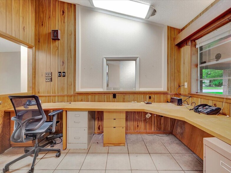 More Photos Of 900 Ellis Ave, Lufkin General Retail For Sale