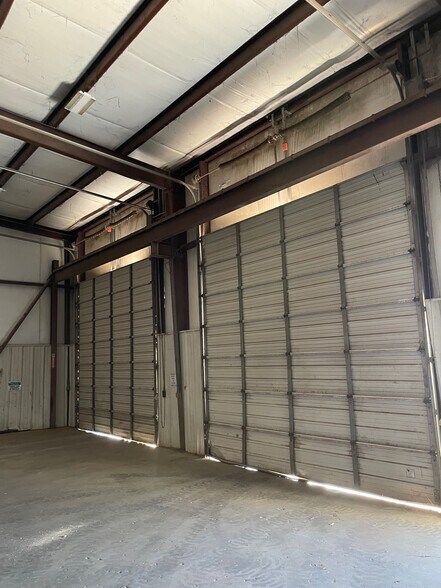 More Photos Of 586 County Road 429, Pleasanton Industrial For Sale