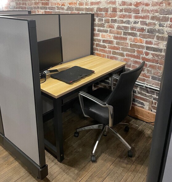 More Photos Of 3989 Broadway, Grove City Coworking Space