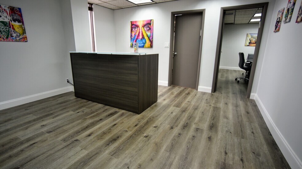 More Photos Of 2131 Hollywood Blvd, Hollywood Office Residential For Lease
