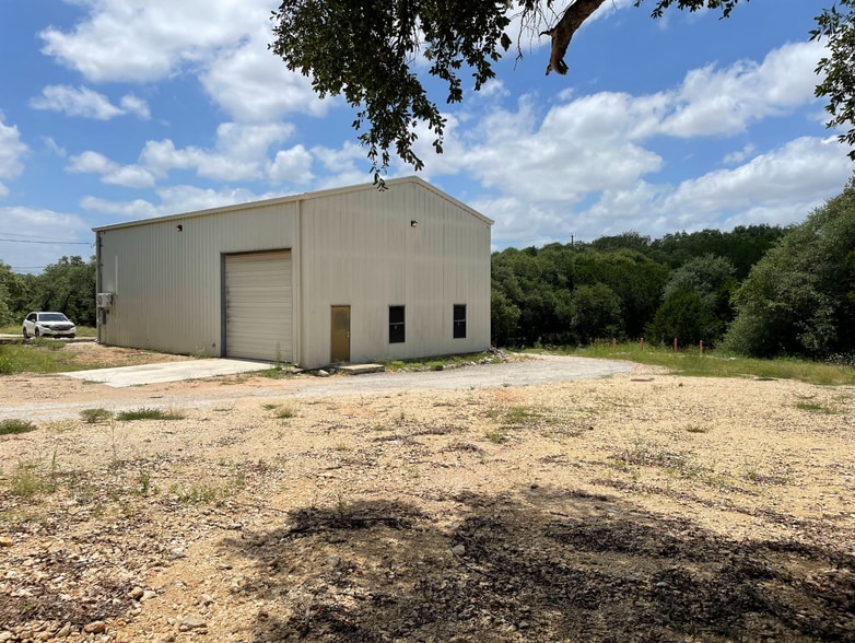More Photos Of 4365 E Evans Rd, San Antonio Flex For Lease