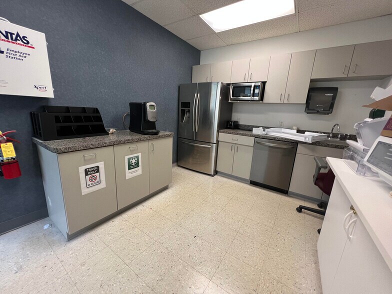 250 International Dr, Buffalo, NY 14221 Medical For Sale