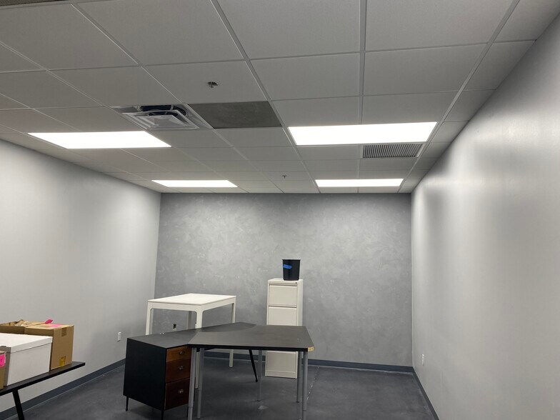 More Photos Of 8010 Sunport Dr, Orlando Light Distribution For Sale