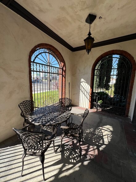 More Photos Of 1675 N Main St, Orange Medical For Lease